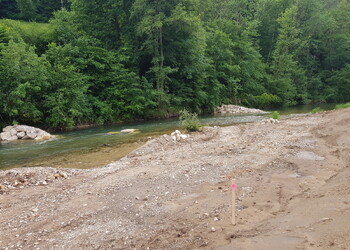 Travaux (mai 2022) – terrassement et réalisation des terrasses alluviales sur la berge gauche du secteur amont