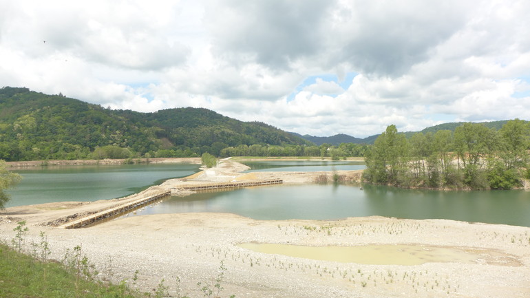 Mai 2020 ; Cheminements en bois et hauts-fonds en cours de réalisation