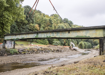 Démolition de la passerelle de l'Auzelou