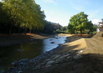 Réaménagement des berges et du lit