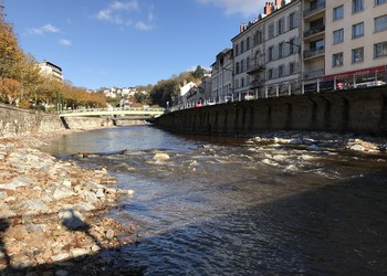 Risbermes et rampe franchissable en centre-ville