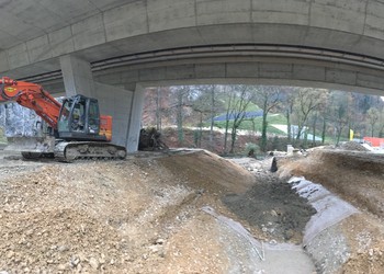 Remise à ciel ouvert du ruisseau en reconstitution d‘un nouveau lit (novembre 2017)