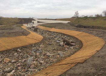 Etat du lit aménagé avant la mise en eau (février 2018)