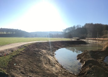 Etat pendant travaux (mars 2019) : terrassement du nouveau tracé de l’Allaine (à gauche de l’image). Tracé pas encore fonctionnel sur l’image.