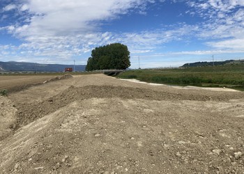 Travaux (août 2020) - Terrassement des nouvelles digues et mise en place du substrat final avant semis. 