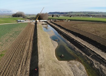 Travaux (novembre 2020) - Depuis le ciel on devine mieux les nouvelles formes données au cours d’eau, les terrasses intérieures et les différentes surprofondeurs du lit mineur et des annexes hydrauliques (© RWB)