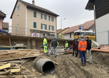 Travaux (novembre 2020) – Aménagement de l’ouvrage d’alimentation du cours d’eau et d’une chambre avec un déversoir d’orage. 