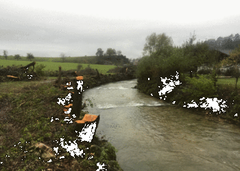 Etat initial (octobre 2019) - Tronçon dédiée à la protection contre les crues (après les travaux d’abattages). Le gabarit du cours d’eau est insuffisant et que son état morphologique peut être qualifié comme atteint (variabilité de la largeur : nulle, variabilité de la profondeur limitée, etc.)