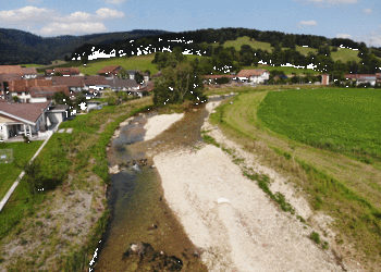 Etat 1 an après travaux (août 2021) - Tronçon dédié à la protection contre les crues. Apparition de nouveau milieux (banc de galets, sables, petites surprofondeurs) totalement absents avant ces mesures de protection contre les crues, mais indispensable à de nombreuses espèces.