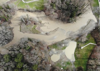 Etat 6 mois après travaux (mars 2020) – Vue aérienne du site revitalisé durant la crue du 6 mars 2020 (©RWB).