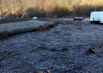 Etat initial après abattage (mars 2021) – morphologie du cours d’eau dans le secteur en amont du viaduc de l’A16 : gabarit hydraulique limité