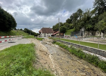 Etat initial (août 2021) – La Fenatte après les érosions provoquées par les crues estivales. L’accès à la ferme a été détruit avec les crues.