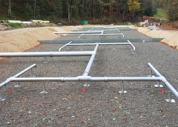 Travaux (octobre 2022) – Distribution de l’eau au moyen d’un système aérien en inox (filtre supérieur n°1)