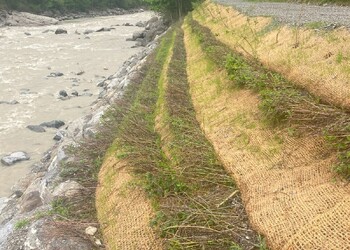 Expertise et appui pour le développement et la mise en œuvre d’une mesure urgente de stabilisation de la berge droite du Rhône à Lavey-les-Bains (VD)
