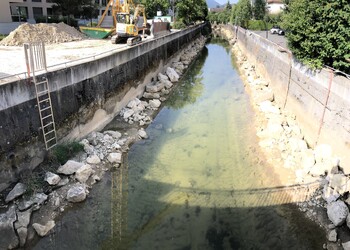 Travaux (juin 2023) – Réalisation des banquette latérales assurant le transit de la petite faune