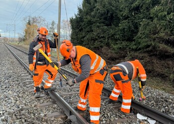Travaux (décembre 2025) – mise en place de déflecteurs et creuse du ballast