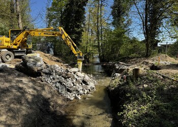 Travaux (avril 2026) – Démolition du pont et suppression du seuil (secteur aval).